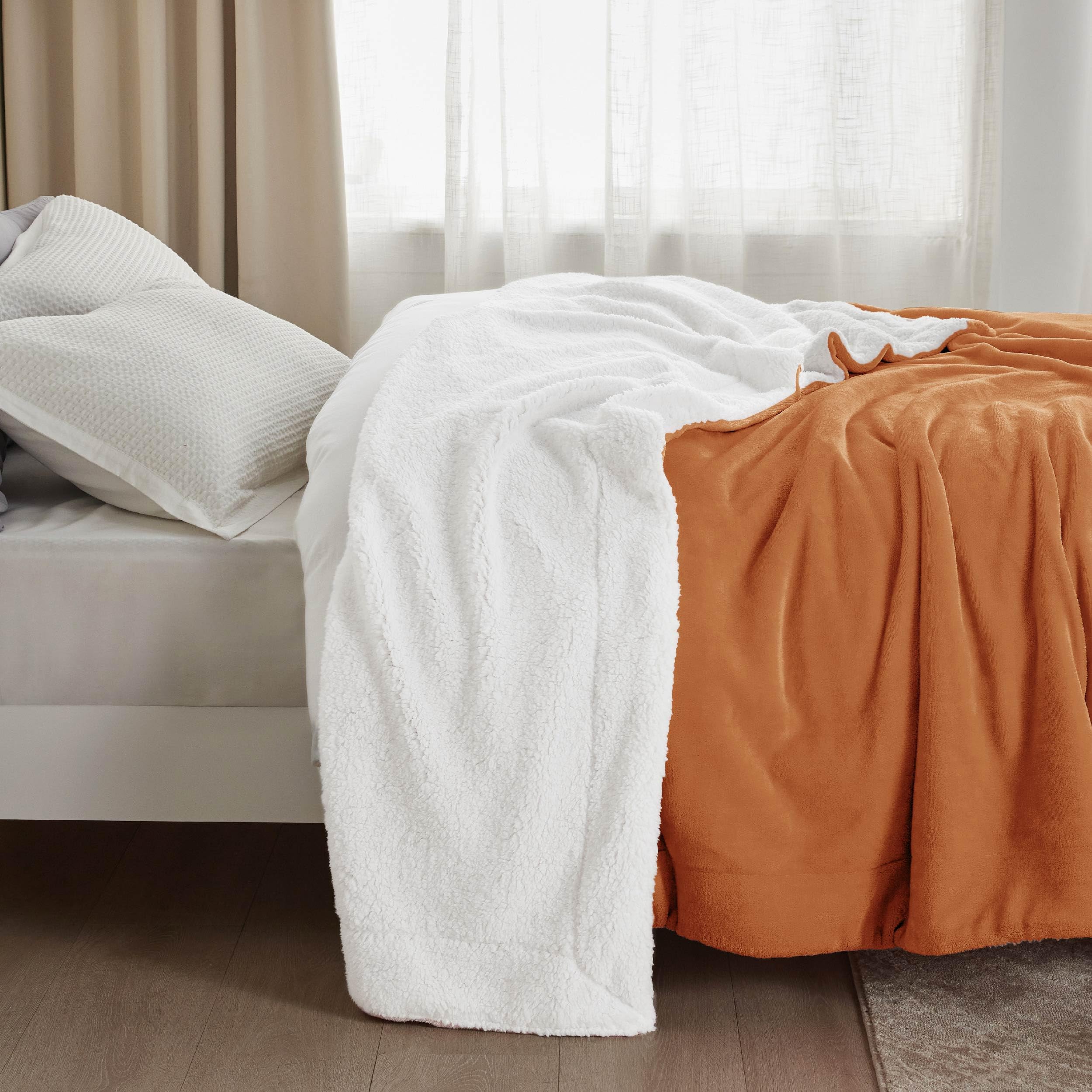 Bedsure GentleSoft Sherpa Fleece Blankets Queen Size
